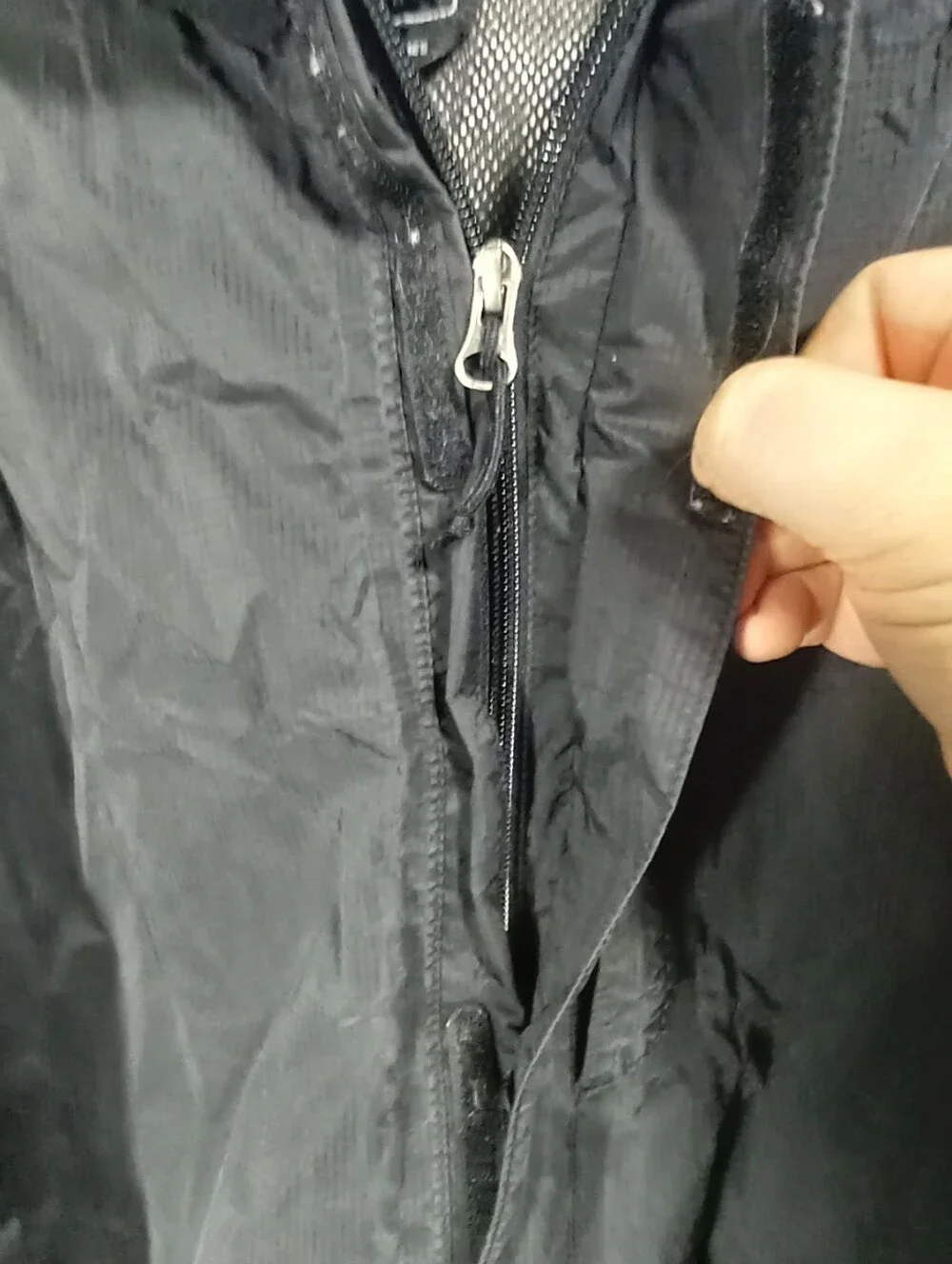 The North Face Men's Black Hyvent Hooded Windbreaker Jacket Size L